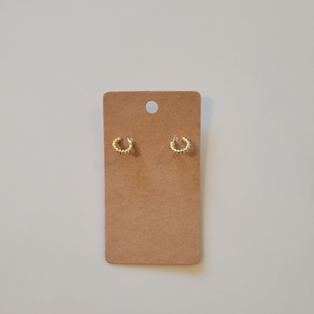 1 pair Gold-plated Metal textured C design Hoop minimalist simple earrings